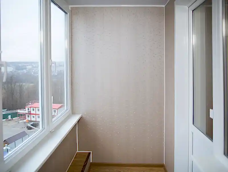 Отделка лоджии панелями ПВХ